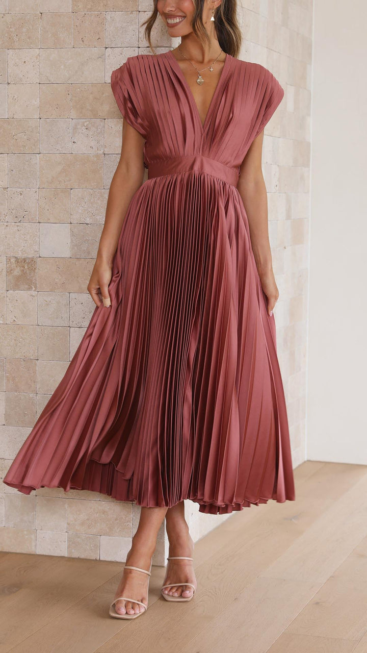 Maria – Robe Midi Plissée Élégante