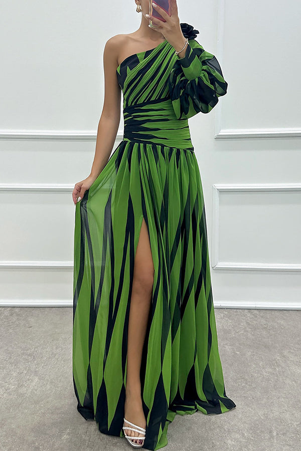 Annalise – Robe Maxi Une Épaule Plissée Fendue