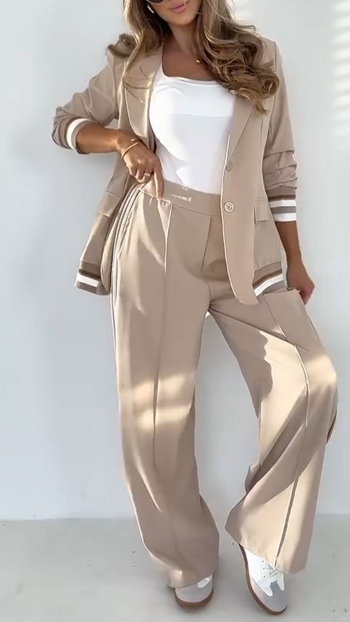 Kayla – Tailleur Casual Rayé