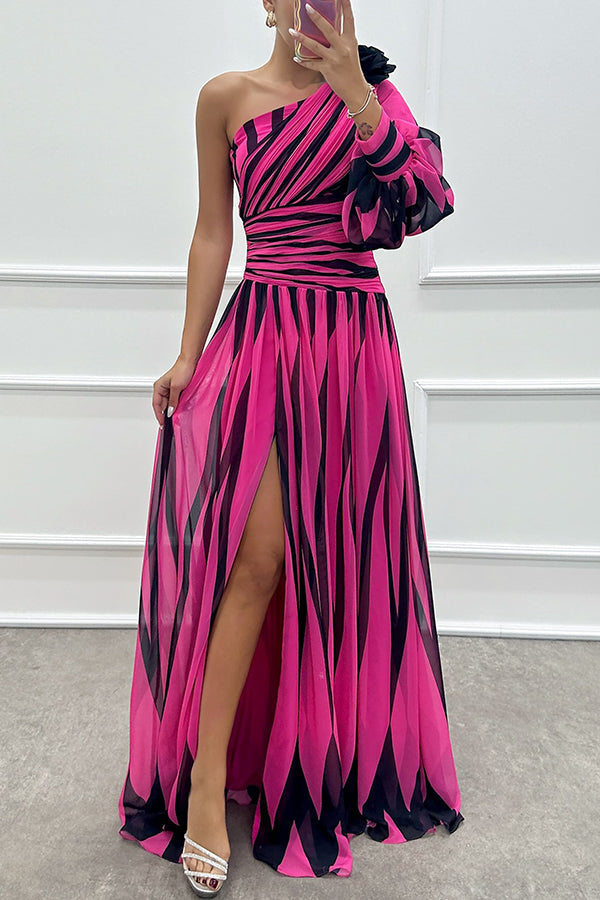 Annalise – Robe Maxi Une Épaule Plissée Fendue