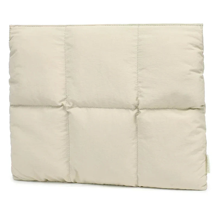 Opal – Pochette Ordinateur Matelassée Élégante
