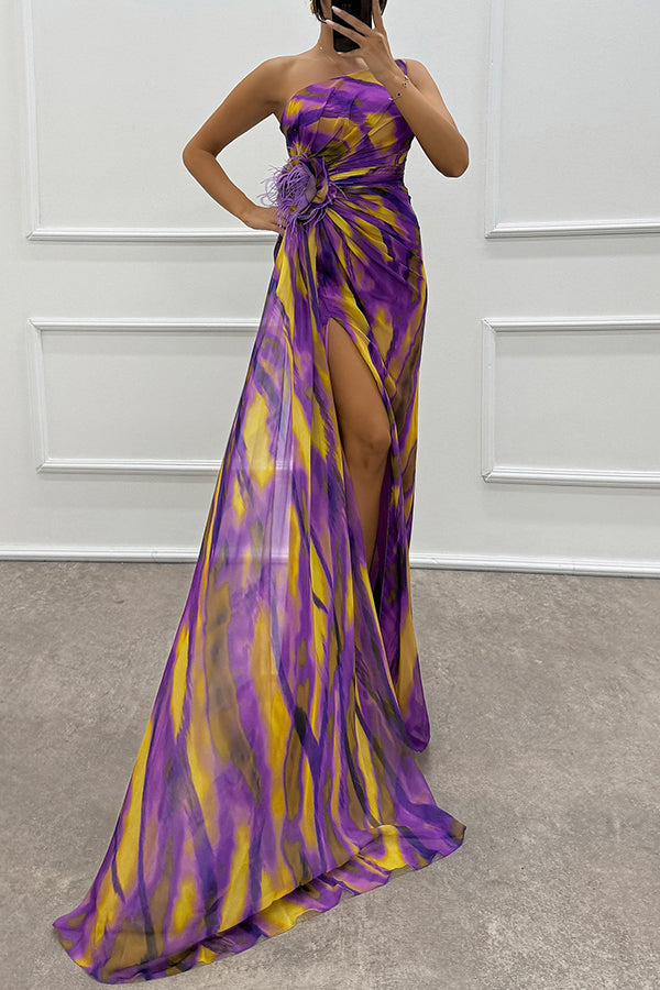 Claudia – Robe Maxi Aquarelle Plumes Épaules Dénudées